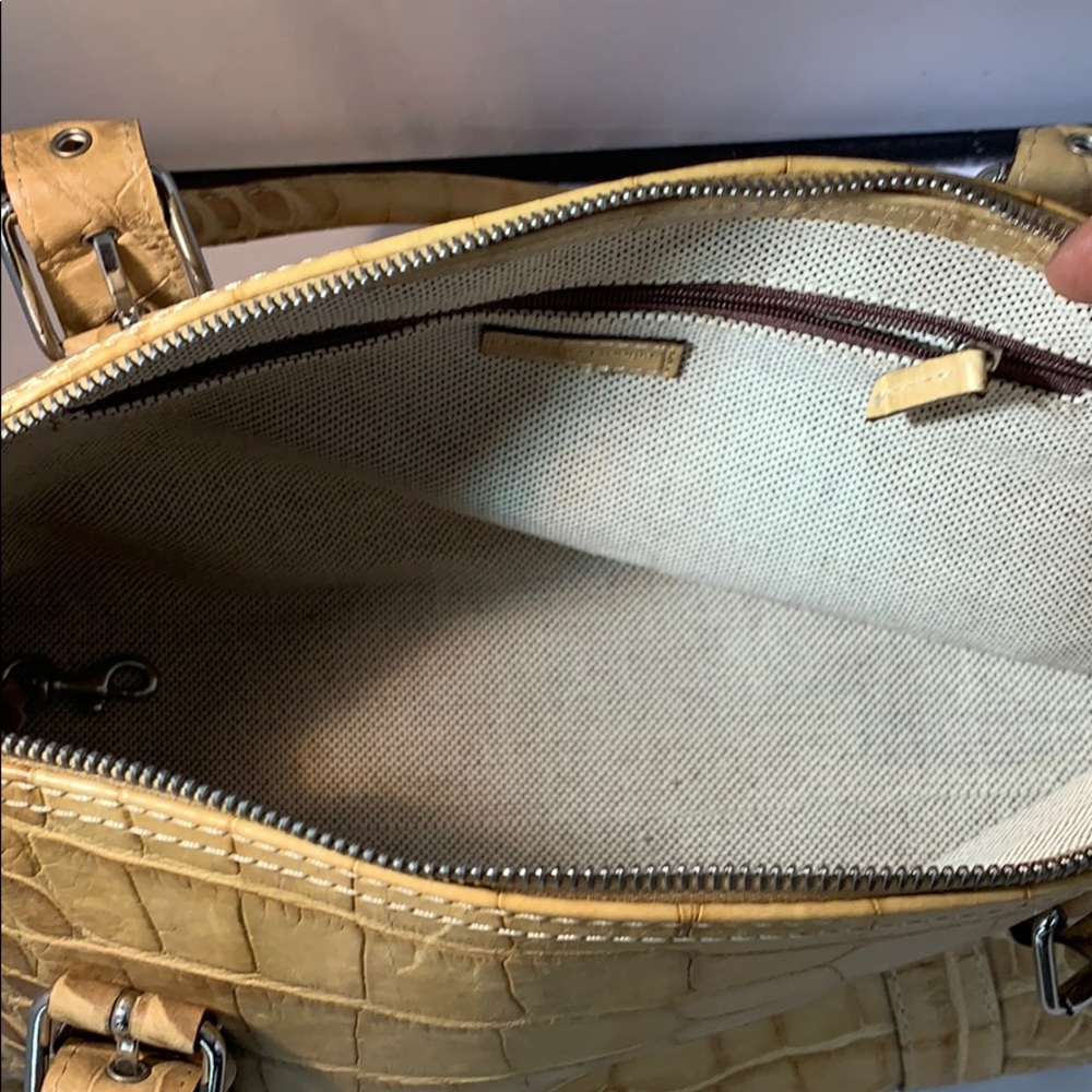 Dooney and Bourke crocodile embossed leather bag - Picture 4 of 5